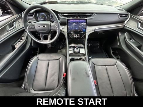 Used 2025 Jeep Grand Cherokee L Limited w/ Luxury Tech Group II image 11