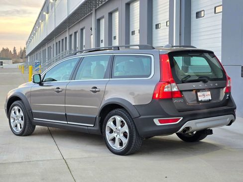 Used 2011 Volvo XC70 T6 image 6