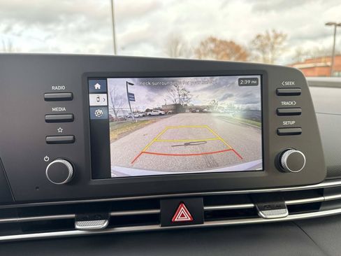 Used 2026 Hyundai Elantra SE FWD image 28