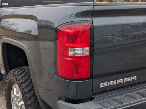 Used 2017 GMC Sierra 2500 Denali w/ Duramax Plus Package image 10