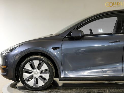 Used 2023 Tesla Model Y Long Range AWD/4WD image 13