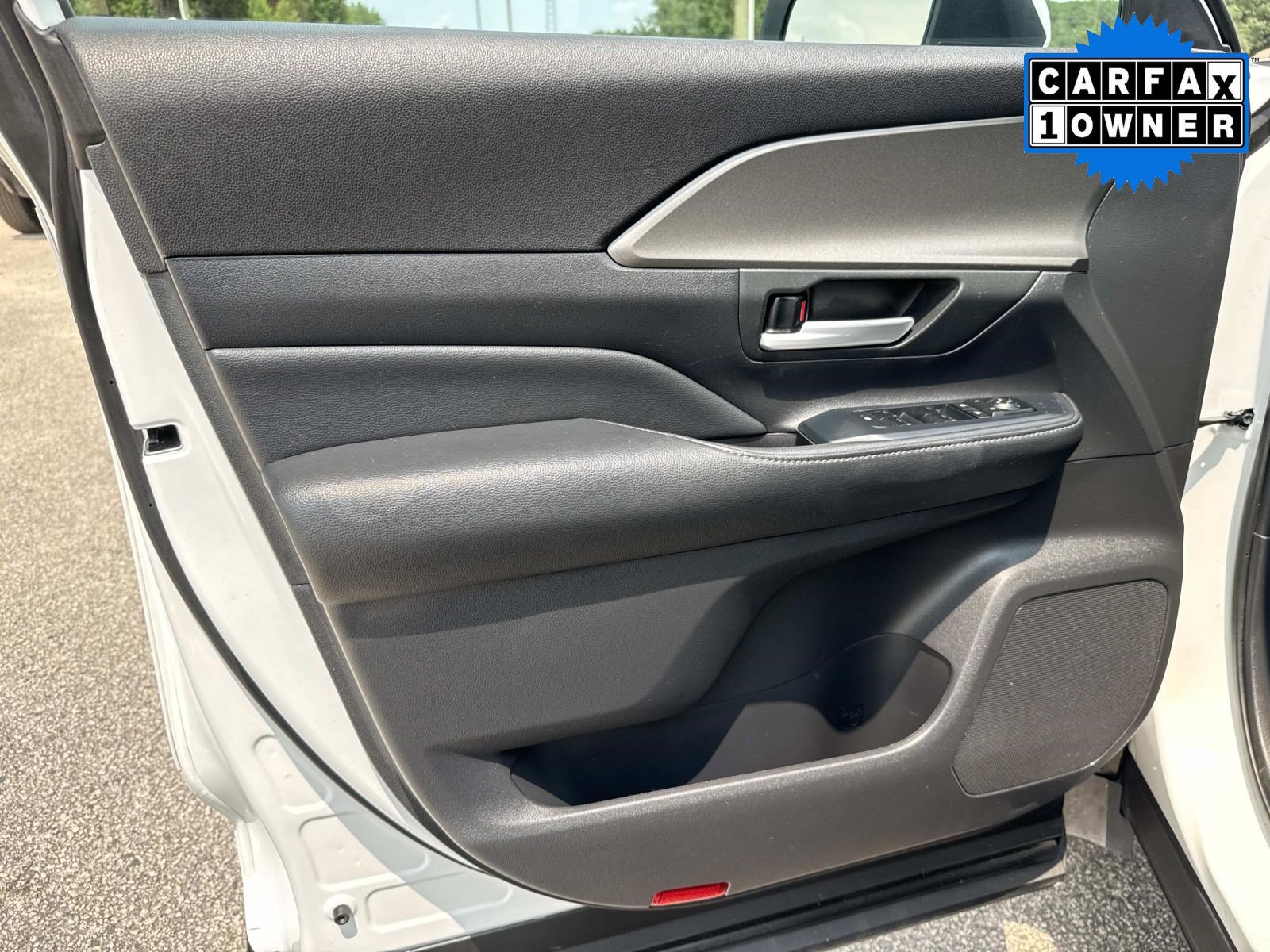 Used 2024 Toyota Grand Highlander AWD image 20