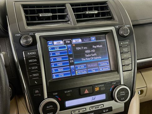 Used 2013 Toyota Camry XLE FWD image 21