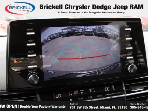 Used 2024 Toyota Sienna XLE FWD image 32