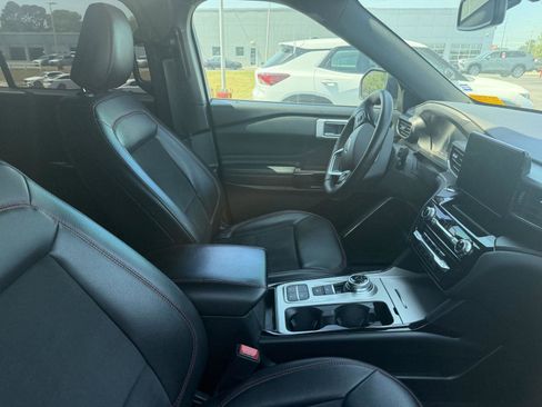 Used 2022 Ford Explorer ST-Line image 13