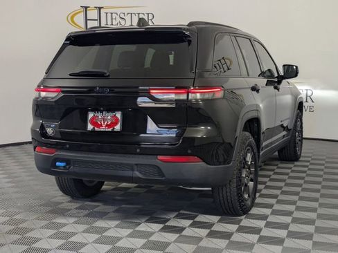 Used 2024 Jeep Grand Cherokee Trailhawk AWD/4WD image 2