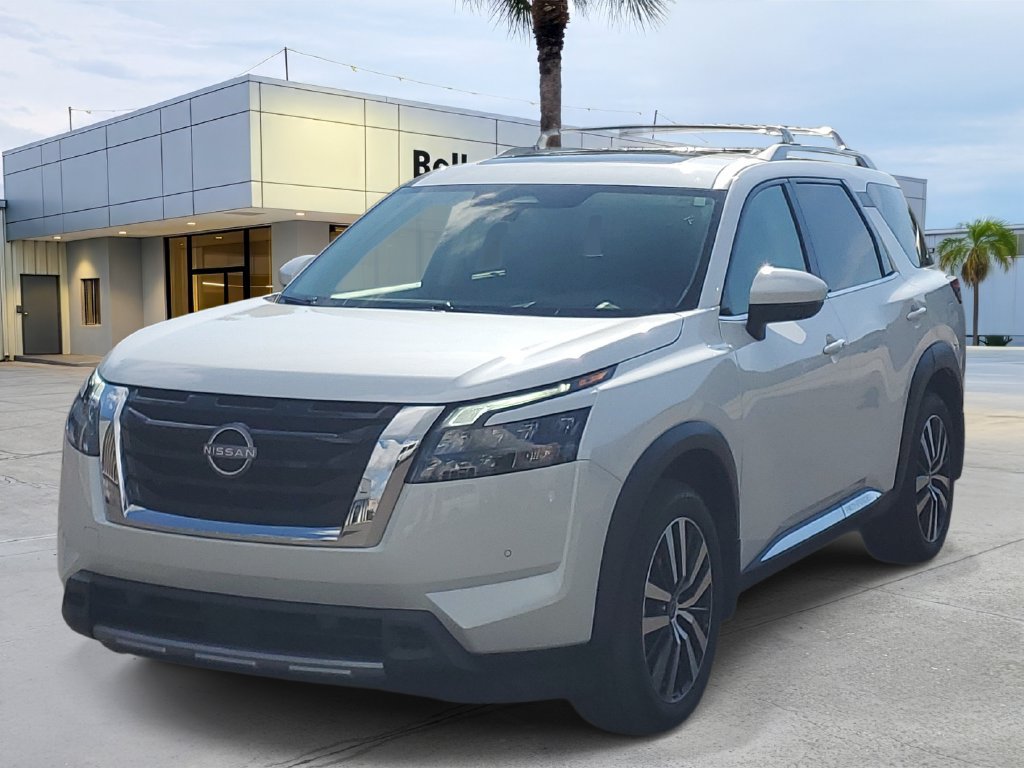 Certified 2025 Nissan Pathfinder Platinum w/ Cargo Package FWD image 1