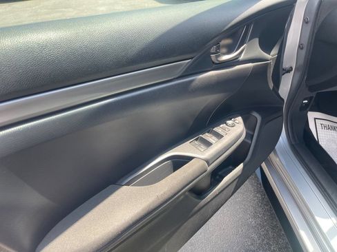 Used 2018 Honda Civic Sport image 10