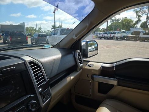 Used 2015 Ford F150 Lariat image 12