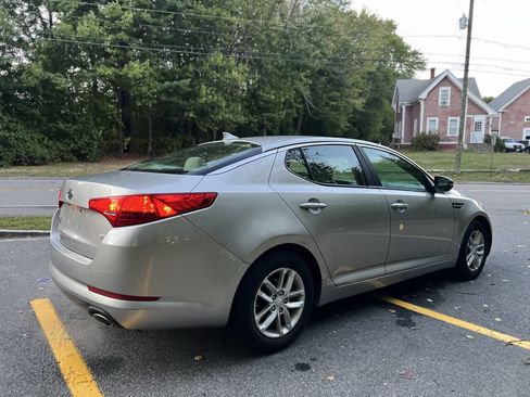 Used 2012 Kia Optima LX w/ Convenience Pkg image 8
