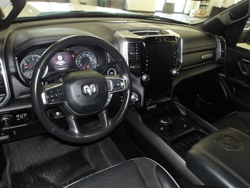 Used 2024 RAM 1500 Laramie AWD/4WD image 9