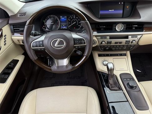 Used 2017 Lexus ES 350 image 11