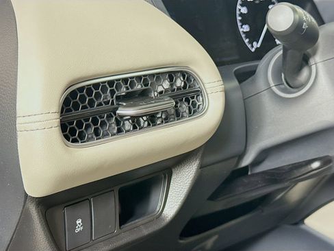 New 2026 Honda HR-V EX-L image 10