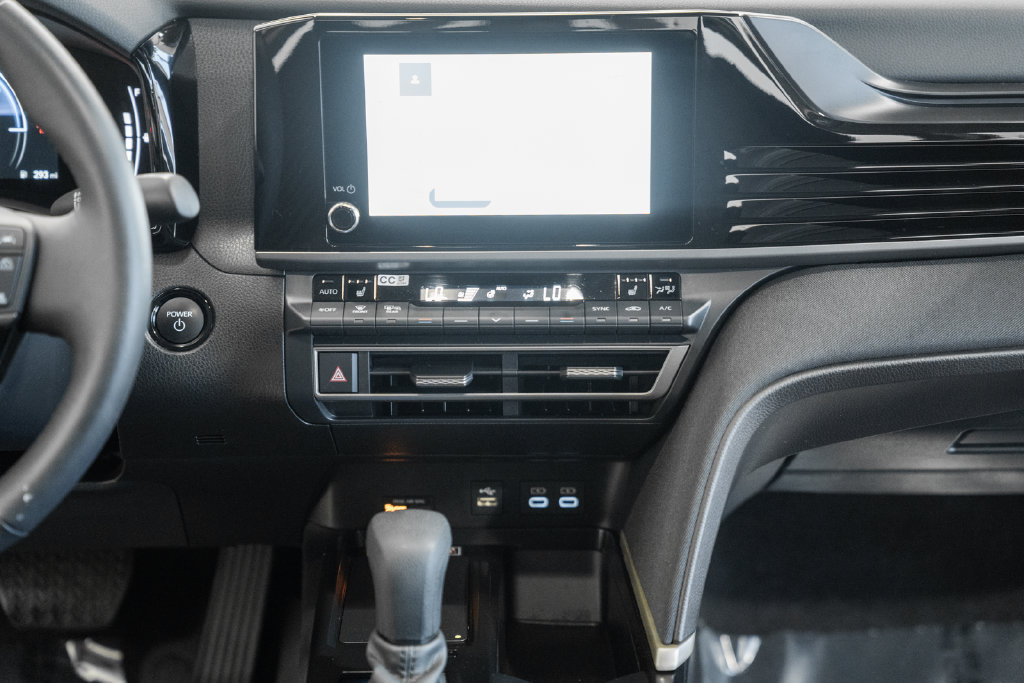 Used 2026 Toyota Camry LE w/ Convenience Package FWD image 19