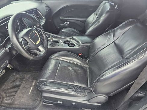 Used 2015 Dodge Challenger SXT Plus image 9