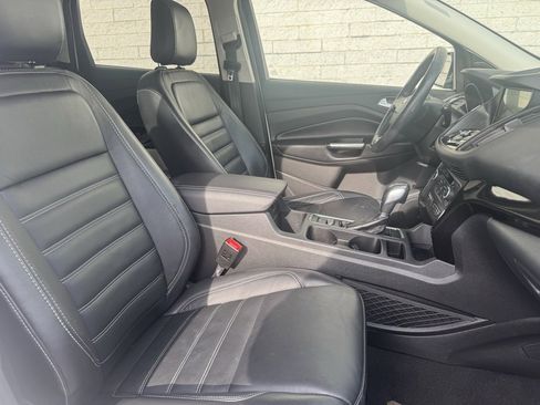 Certified 2019 Ford Escape Titanium image 17