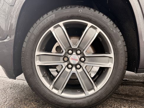 Used 2019 GMC Acadia Denali w/ Technology Package image 11