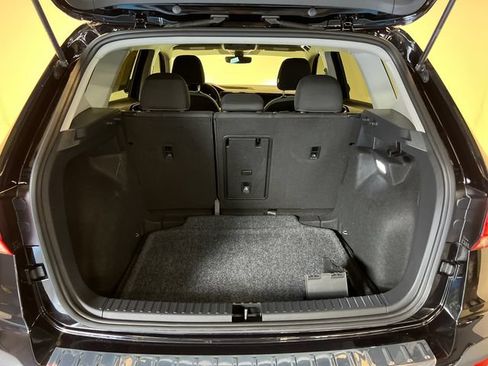 Certified 2024 Volkswagen Taos S FWD image 5