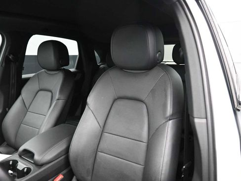 Certified 2024 Porsche Cayenne S AWD/4WD image 5