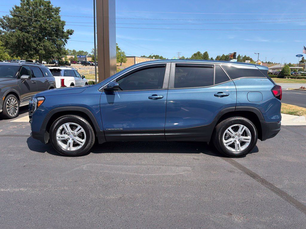 Used 2024 GMC Terrain SLE FWD image 5