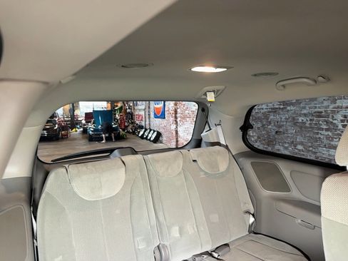 Used 2012 Kia Sedona EX FWD image 99