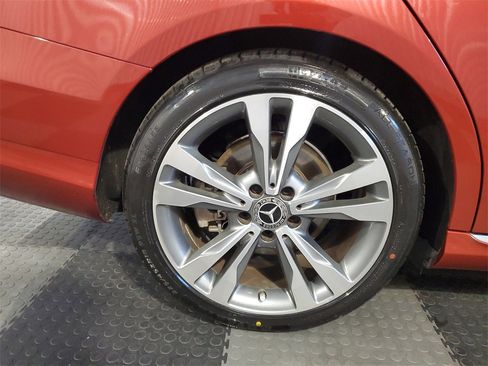 Used 2018 Mercedes-Benz C 300 Sedan image 7