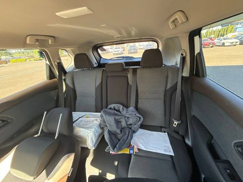Used 2022 Nissan Rogue S AWD/4WD image 9