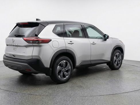 Used 2025 Nissan Rogue SV image 9