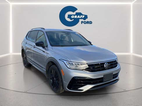 Used 2022 Volkswagen Tiguan SE R-Line image 17