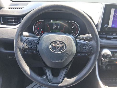 Used 2025 Toyota RAV4 XLE AWD/4WD image 15