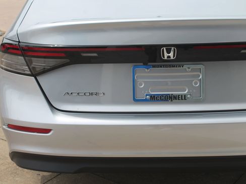 Used 2025 Honda Accord LX image 5