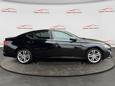 Used 2020 Nissan Altima 2.5 SR FWD image 6