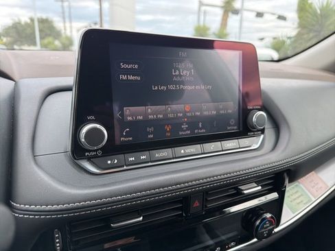 Certified 2021 Nissan Rogue SV image 17