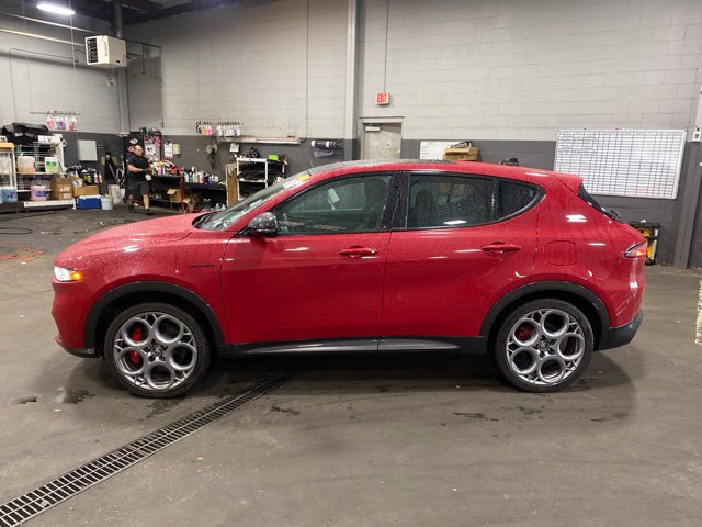 Used 2024 Alfa Romeo Tonale Ti AWD/4WD image 8