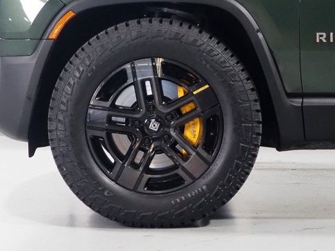 Used 2024 Rivian R1S Adventure AWD/4WD image 65