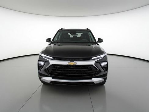 Used 2025 Chevrolet TrailBlazer LT FWD image 2