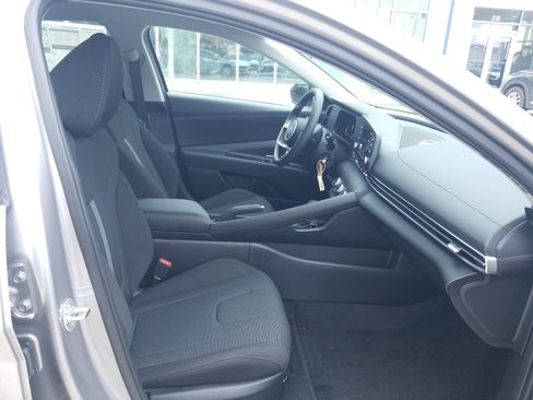 New 2026 Hyundai Elantra SE w/ Cargo Package FWD image 17