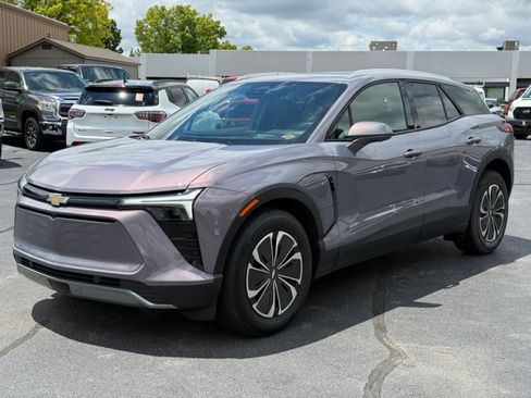 Used 2024 Chevrolet Blazer EV LT AWD/4WD image 4