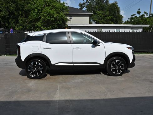 Used 2026 Nissan Kicks SV AWD/4WD image 6