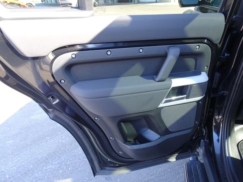 Certified 2023 Land Rover Defender 110 SE image 20