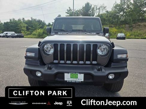 Used 2022 Jeep Wrangler Unlimited Sport AWD/4WD image 2