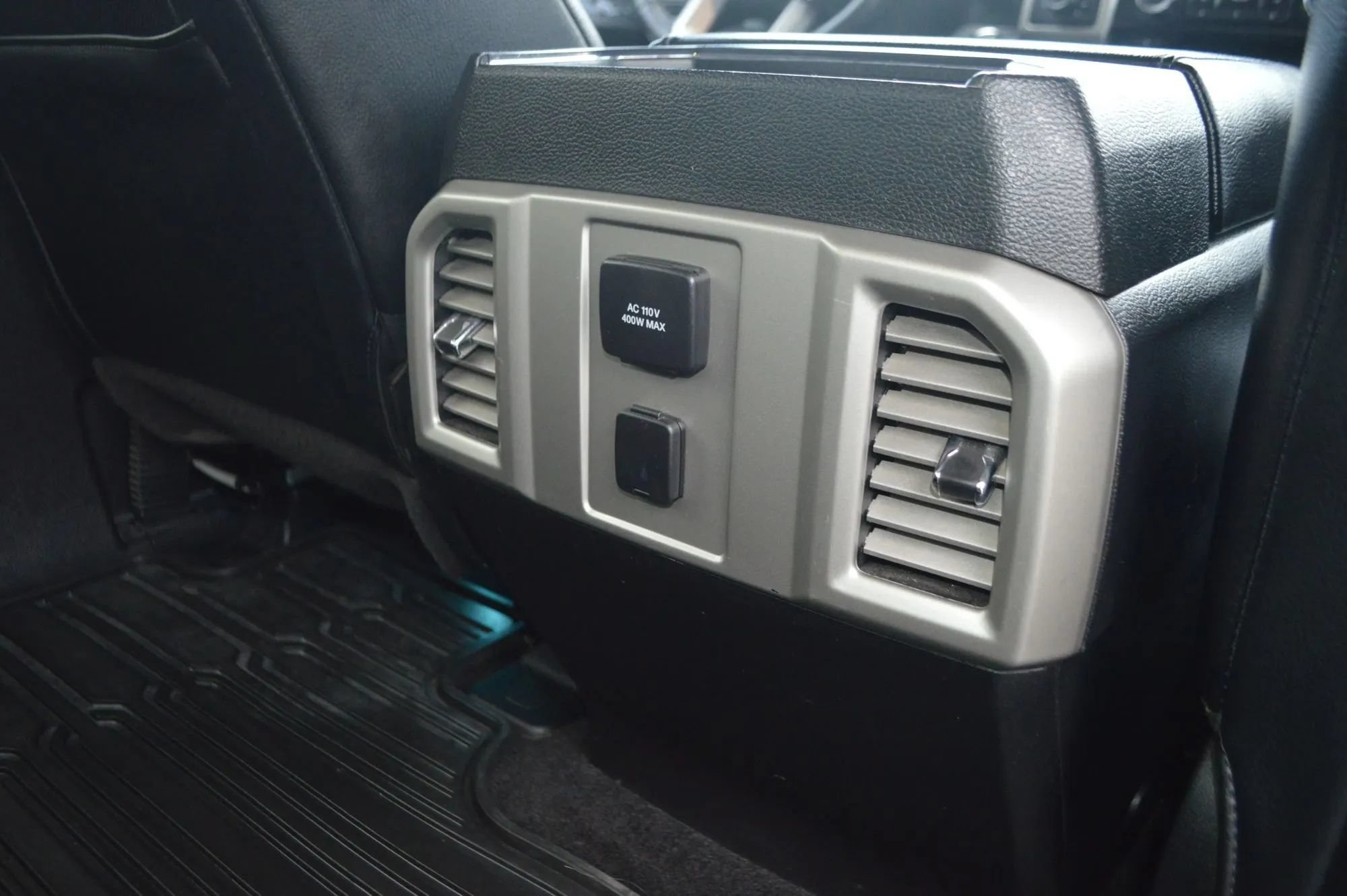 Used 2015 Ford F150 Lariat w/ Equipment Group 501A Mid AWD/4WD image 24