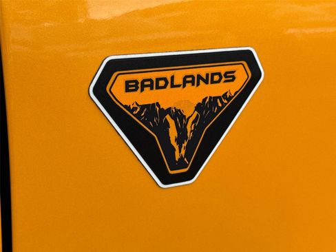 Certified 2021 Ford Bronco Badlands AWD/4WD image 8