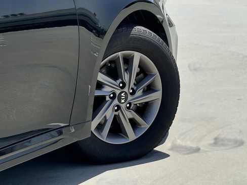Used 2020 Kia Optima LX image 17