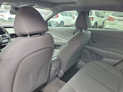 Used 2024 Hyundai Elantra SEL w/ Convenience Package FWD image 27