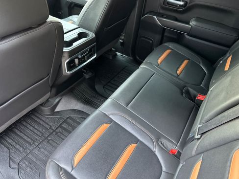 Used 2020 GMC Sierra 1500 AT4 w/ AT4 Premium Package AWD/4WD image 4