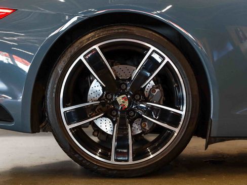 Used 2017 Porsche 911 Carrera image 14