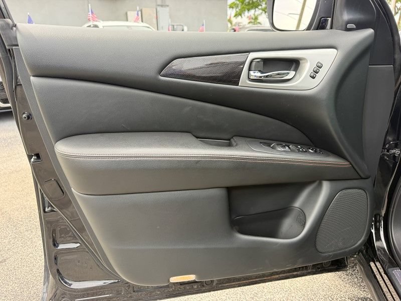 Used 2020 Nissan Pathfinder SL AWD/4WD image 36