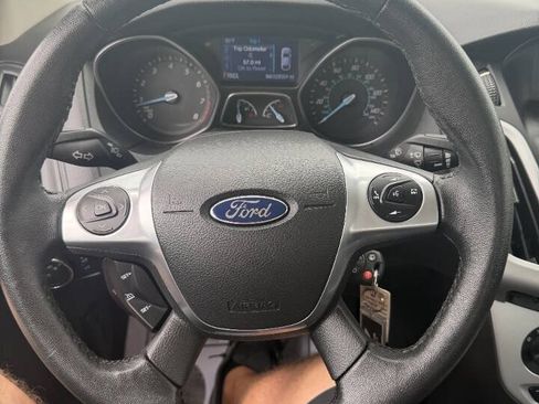 Used 2014 Ford Focus SE w/ SE Sport Package FWD image 21