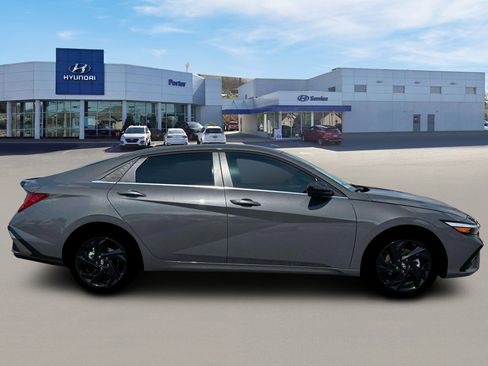 New 2026 Hyundai Elantra SEL Sport Premium image 9